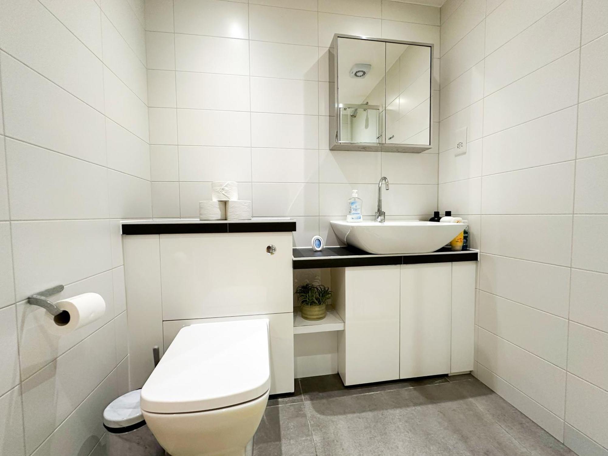 Chic 3 Bedroom Flat With Private Terrace In Holloway Near Finsbury Park London Bagian luar foto