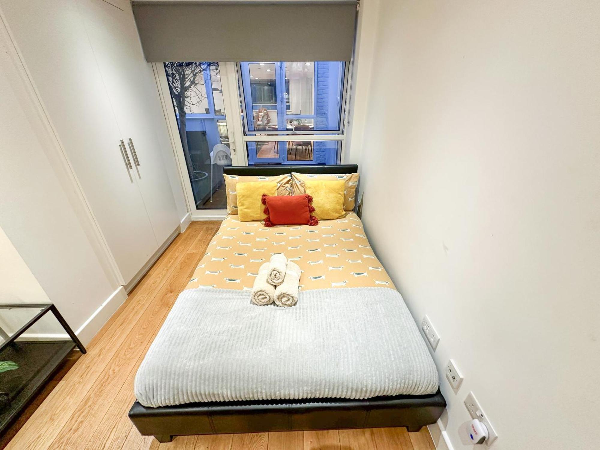 Chic 3 Bedroom Flat With Private Terrace In Holloway Near Finsbury Park London Bagian luar foto